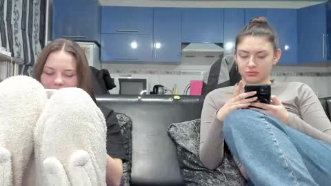 lizzi_muur online show from 02.09.25