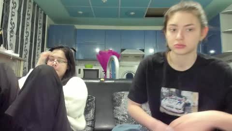 lizzi_muur online show from 03.06.25