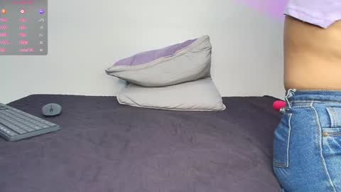 Snapshot of lizzie_evans chatting on 12.30.24 Lizzie online show from 12.30.24