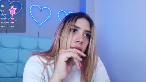 Snapshot of lizzie_evans chatting on 01.18.25 Lizzie online show from 01.18.25