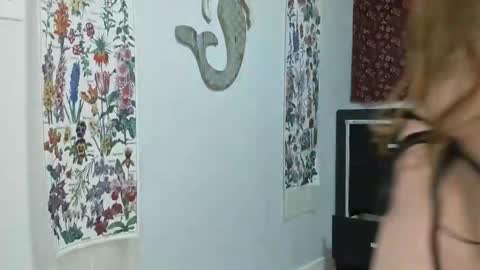 lizzy_fit online show from 12.04.25