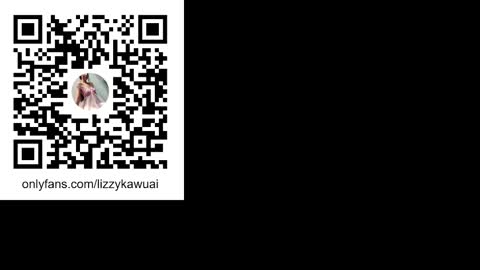 Snapshot of lizzy_kawuaii chatting on 10.27.25 lizzy online show from 10.27.25