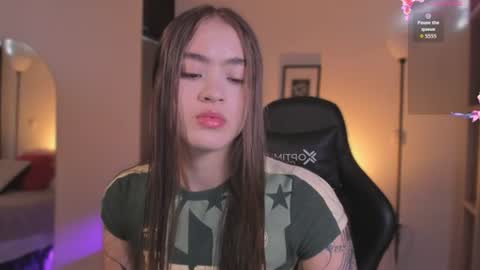 Snapshot of lizzycolins chatting on 07.02.26 Lizzy Colins online show from 07.02.26