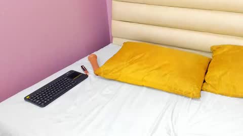 LizzySato online show from 09.26.25