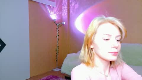 Snapshot of llovelymia chatting on 07.11.26 llovelymia online show from 07.11.26