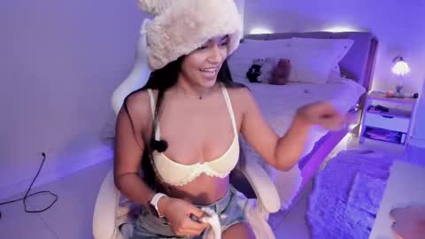 Snapshot of lm_kloeeh chatting on 05.27.26 Kloe see you 28-11 to celebrate my birthday online show from 05.27.26