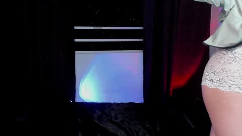 Snapshot of lnxmst chatting on 02.01.25 Lynx Mist online show from 02.01.25