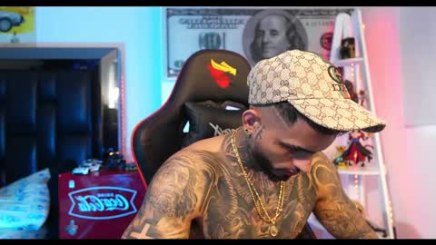 logan_hugh8 online show from 02.24.25