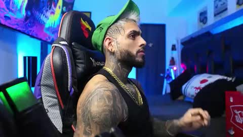 logan_hugh8 online show from 02.10.26