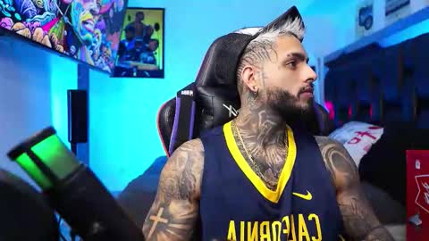 logan_hugh8 online show from 02.17.26