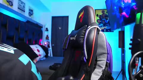 logan_hugh8 online show from 02.23.26