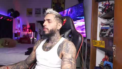 logan_hugh8 online show from 03.17.26