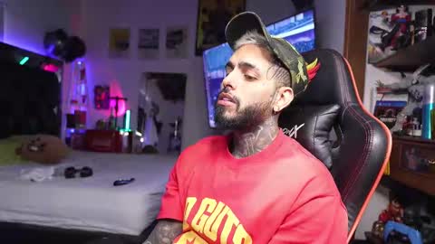 logan_hugh8 online show from 03.19.26