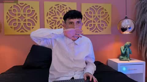 Snapshot of logan_stonee_ chatting on 10.19.25 Logan online show from 10.19.25