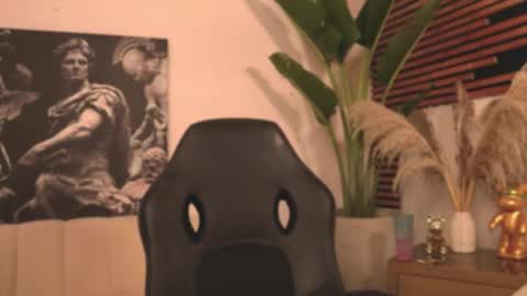 logan_varela online show from 02.15.25