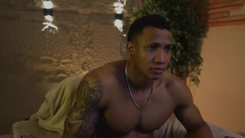 Snapshot of logan_varela chatting on 10.18.25 logan_varela online show from 10.18.25