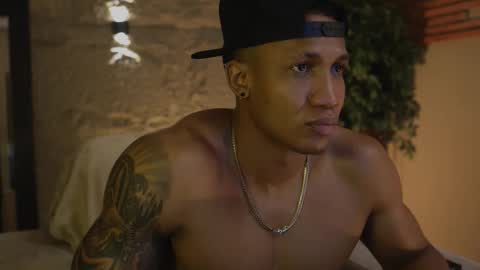 Snapshot of logan_varela chatting on 10.22.25 logan_varela online show from 10.22.25