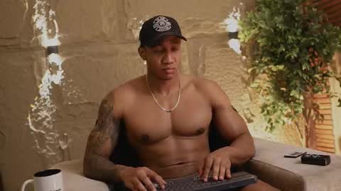 logan_varela online show from 11.26.25