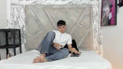 loganjhonson online show from 10.14.25