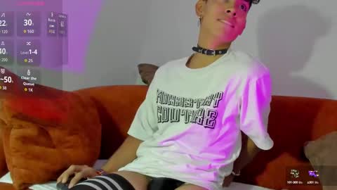 Snapshot of logantwink18 chatting on 10.11.25 logantwink18 online show from 10.11.25