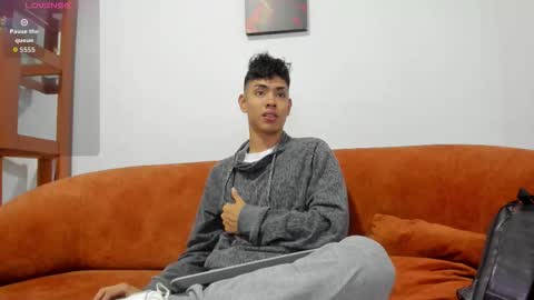 Snapshot of logantwink18 chatting on 10.22.25 logantwink18 online show from 10.22.25