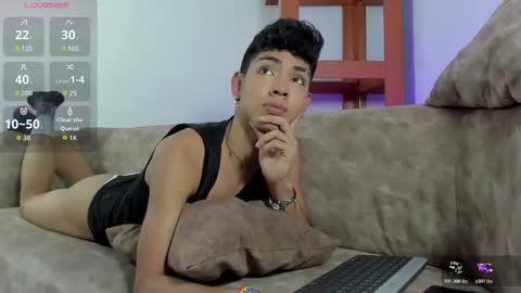 Snapshot of logantwink18 chatting on 11.04.25 logantwink18 online show from 11.04.25