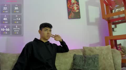 logantwink18 online show from 11.18.25