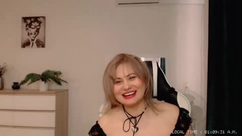 Snapshot of lola_anderson chatting on 02.28.25 Lola online show from 02.28.25