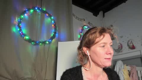 lola_belgium online show from 01.14.25