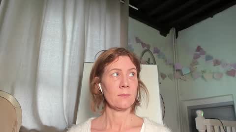 lola_belgium online show from 02.16.25