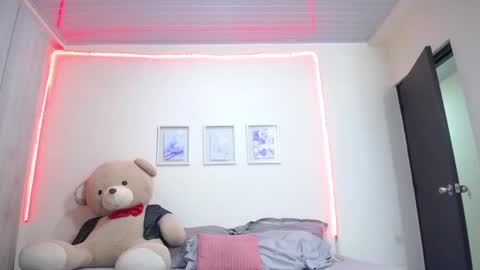 Lola Calypso online show from 04.06.26