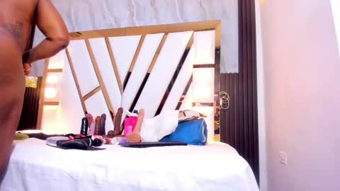 Snapshot of lola_hornei chatting on 10.21.25 Lola online show from 10.21.25