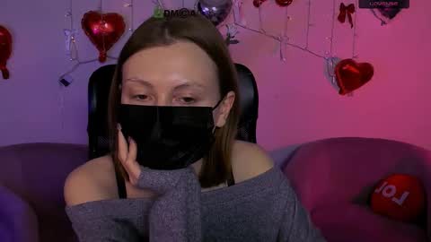 Snapshot of lola_moans chatting on 03.10.26 lola_moans online show from 03.10.26