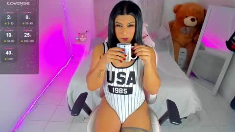 lola oberly online show from 01.31.25