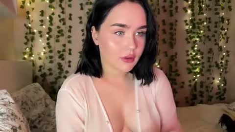 Snapshot of lola_razee chatting on 07.18.26 lola_razee online show from 07.18.26