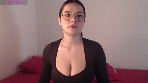 lola_sweeet18 online show from 10.09.25