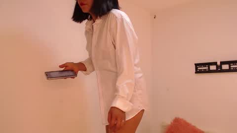 Snapshot of lolaandcamille chatting on 10.17.25 lolaandcamille online show from 10.17.25