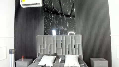 Snapshot of lolaangellx chatting on 10.19.25 Lola Angel online show from 10.19.25