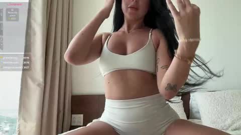 Lola online show from 04.08.26