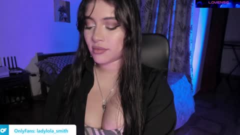 lolaasmith_21 online show from 12.15.24