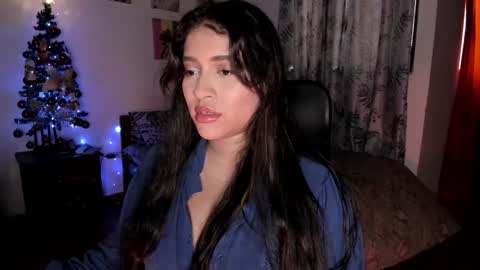 lolaasmith_21 online show from 12.19.24