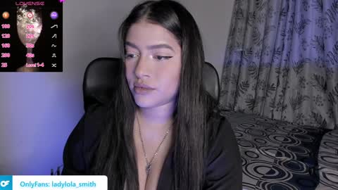 lolaasmith_21 online show from 01.12.25