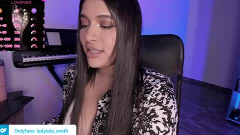 lolaasmith_21 online show from 01.25.25