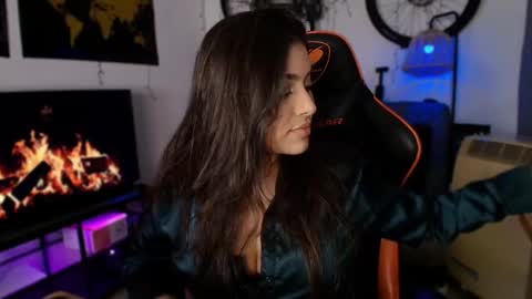 Snapshot of lolaasmith_21 chatting on 05.25.26 lolaasmith_21 online show from 05.25.26