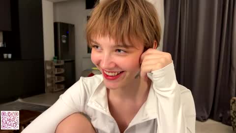 Snapshot of lolaatatee chatting on 05.28.26 lolaatatee online show from 05.28.26