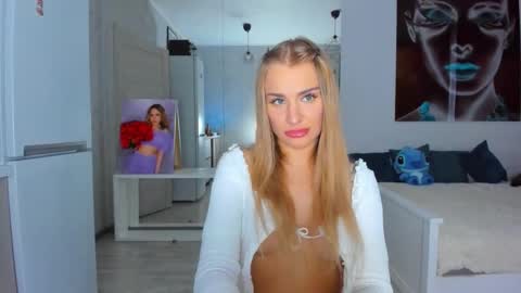 lolabani675452 online show from 10.12.25