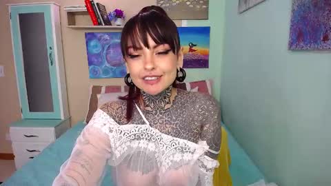 Lola online show from 12.31.24