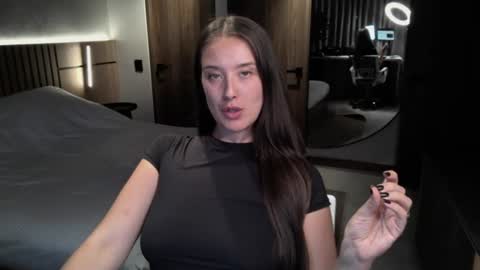 Snapshot of loladom chatting on 07.18.26 Frt Pr1ncess online show from 07.18.26