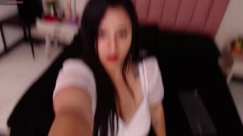 Snapshot of lolagolden1 chatting on 09.23.25 lolagolden1 online show from 09.23.25