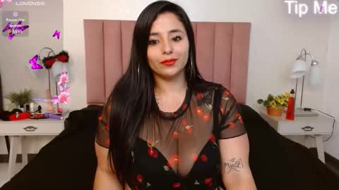 Snapshot of lolagolden1 chatting on 09.26.25 lolagolden1 online show from 09.26.25